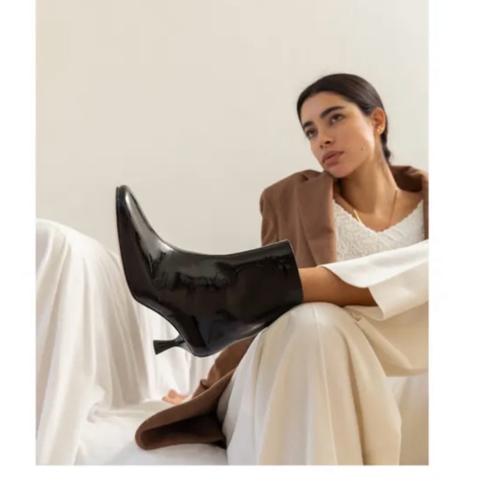Dear Frances Drift Boots NWOT